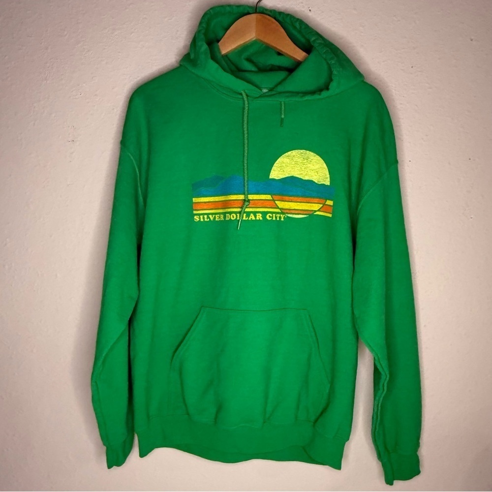 Silver Dollar City Hoodie Gildan Heavy Blend Green Branson MO Women’s Size Large